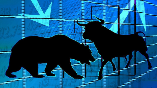 Crypto-Linked Stocks Rise With Bitcoin as Analyst Says 'Not The Time to Turn Bearish'