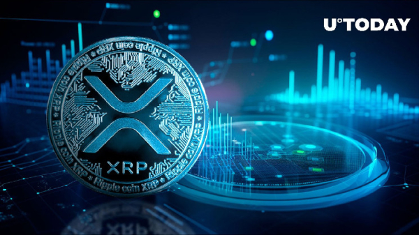 XRP Shines Green Amid $2.9 Billion Market Setback